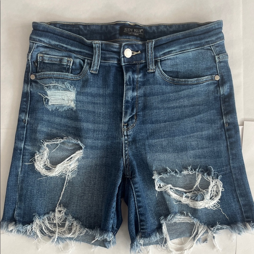 Judy Blue Distressed Jean Shorts - Blue woman’s size medium denim shorts grunge